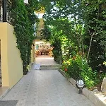 California Aparthotel