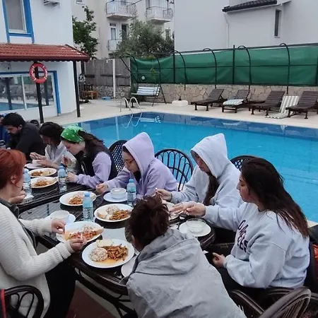 California Apart-hotel 3*