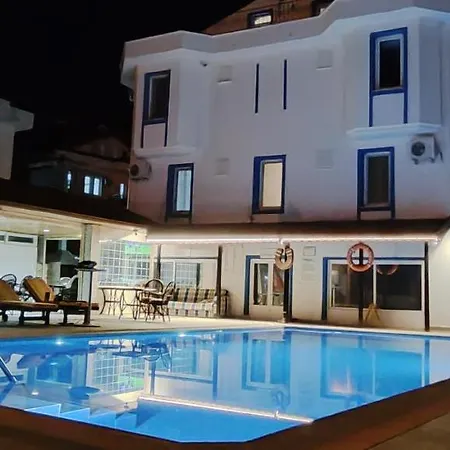 Apart-hotel California 3*