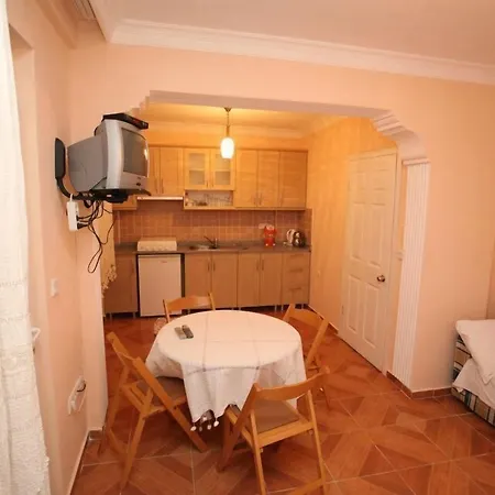 Aparthotel California 3*