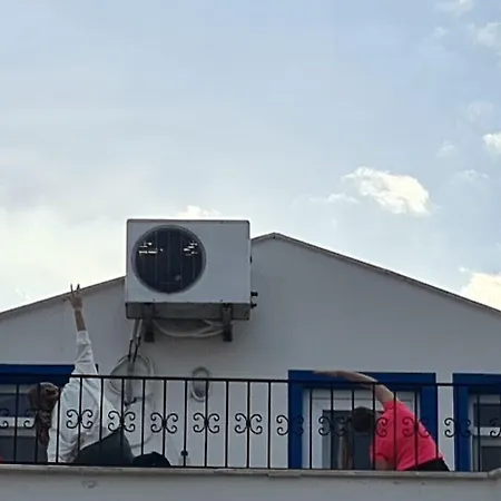 Aparthotel California 3*