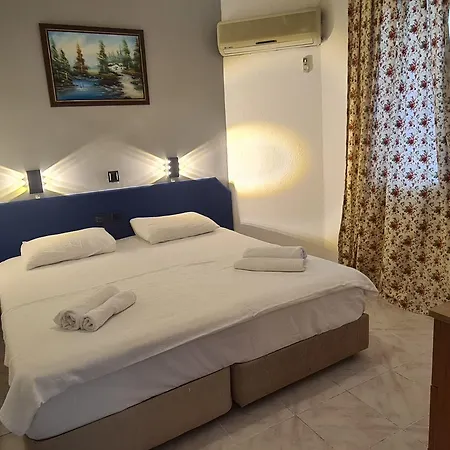 Aparthotel California