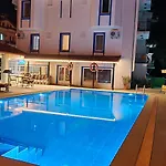 California Hotel de apartamente 4*