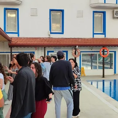 Ξενοδοχείο με διαμερίσματα California