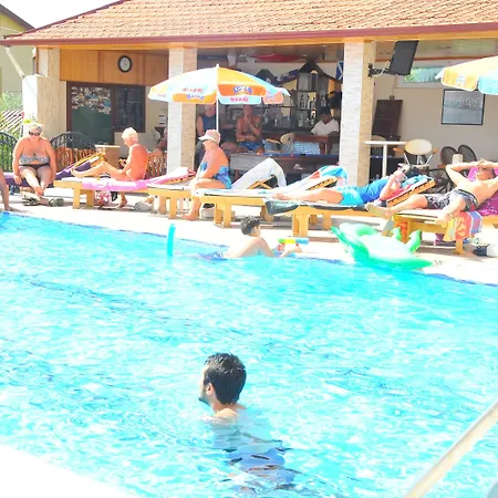 Aparthotel California