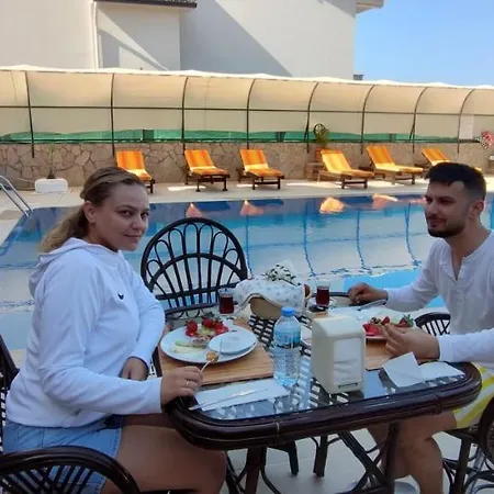 アパートホテル California 3*