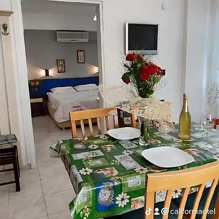 アパートホテル California