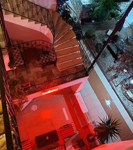 Apart Otel California 3*