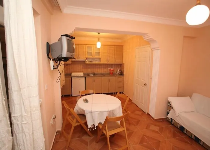 Apart Otel California 3*